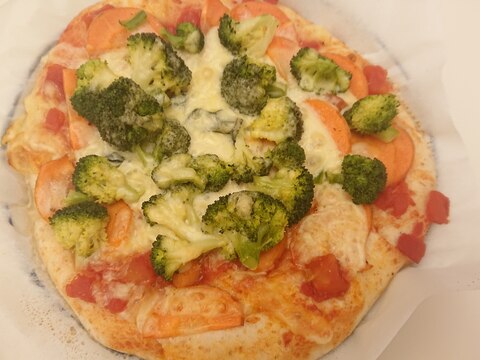 我が家の手作り♥️彩り野菜のベジピザ